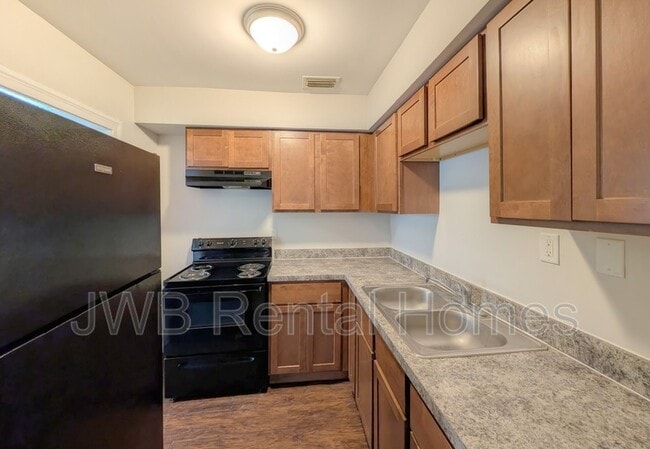 Building Photo - 217 E 48th St