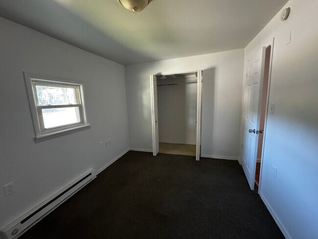 Building Photo - 2438 Mifflin St