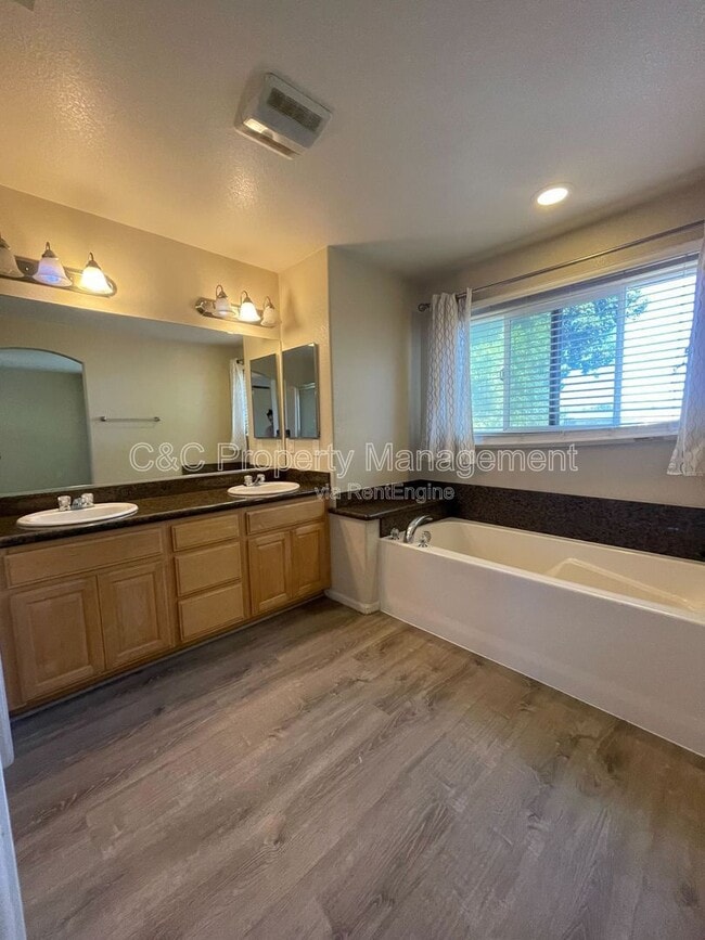 Building Photo - 389 Kentucky Ave