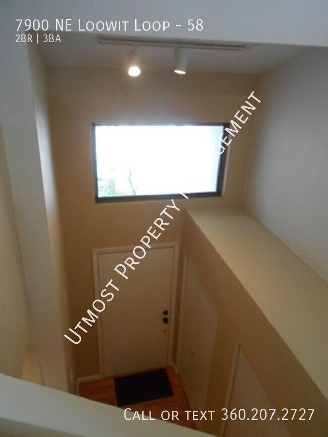 Building Photo - PERFECT FOR ROOMMATES: Spacious 2 x 2.5 To...