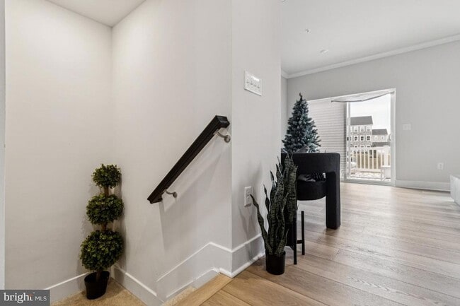 Building Photo - 10939 Drummond Pl