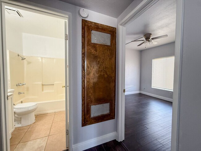 Building Photo - 73407 Sunnyvale Dr