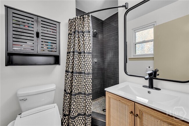 Building Photo - 2119 Walz Dr