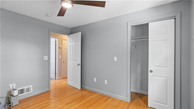 Building Photo - 40 Sachem Rd