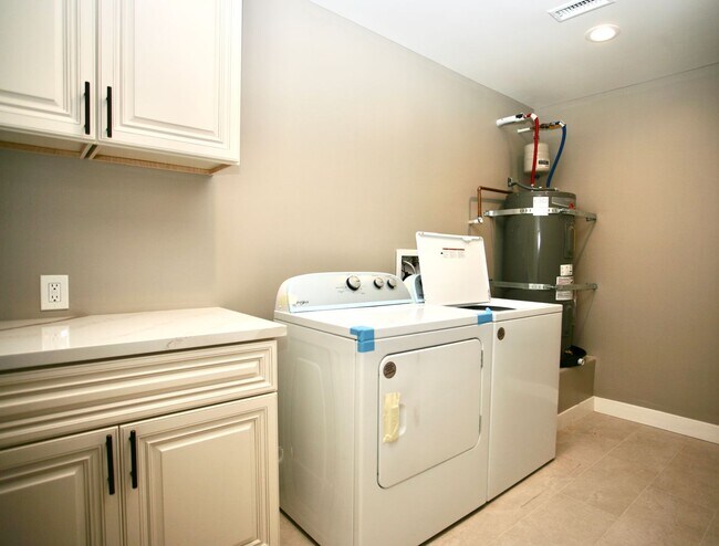 Building Photo - Valle Caballo Ln