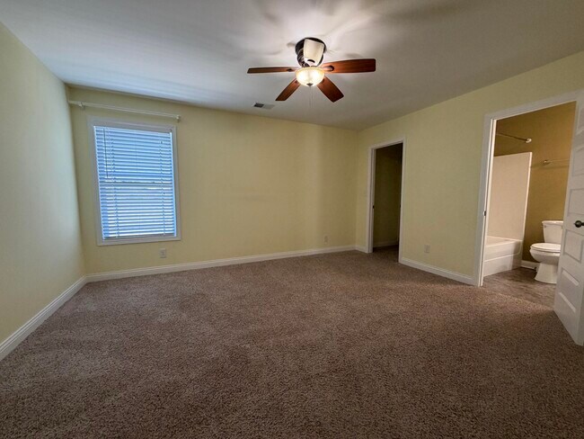 Building Photo - 382 Preston Ave