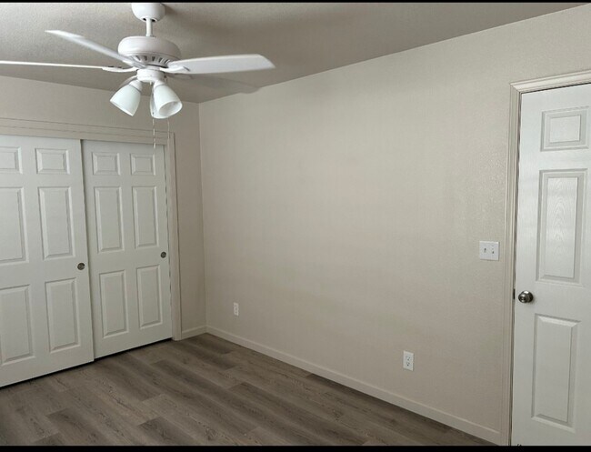 Building Photo - 1074 S Jordan Way