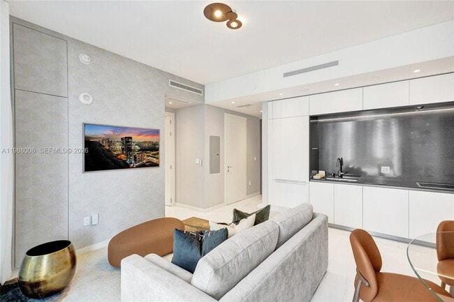 Building Photo - 300 Biscayne Blvd Way