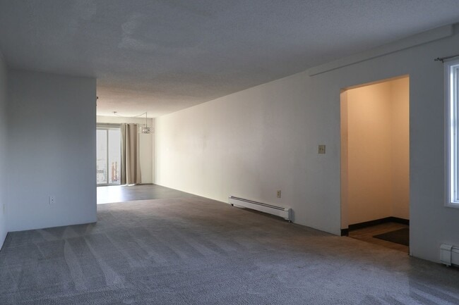Building Photo - 2 Bed/1Ba Condo