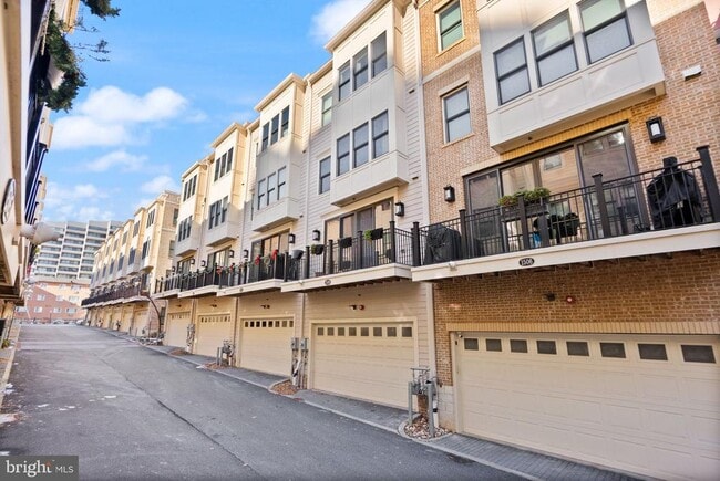 Building Photo - 1508 16th Ct N