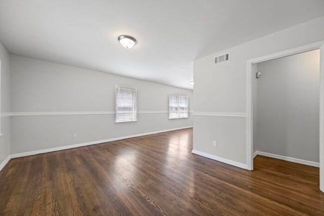 Building Photo - Gorgeous home in Whitehaven/ Section 8 Wel...
