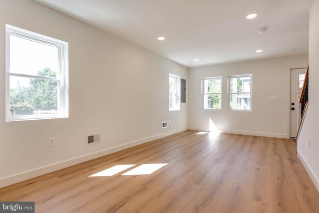 Building Photo - 118 Winters Ln