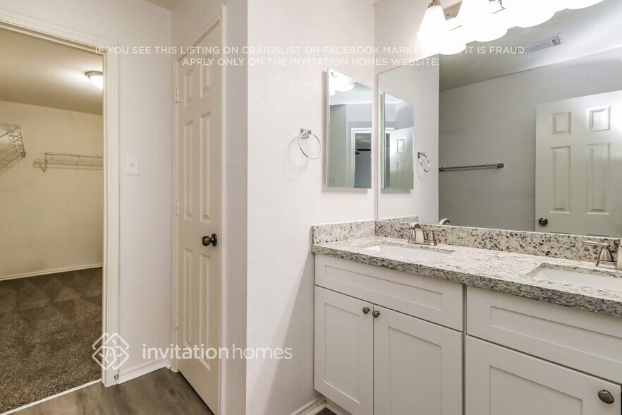 Building Photo - 20735 Desert Shadows Ln