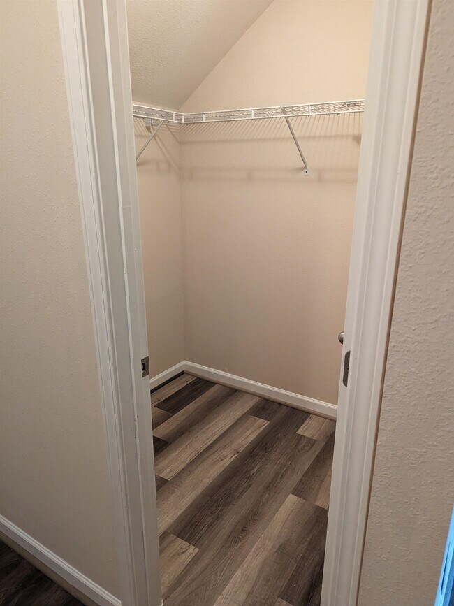 Building Photo - 155 Oakmont Dr