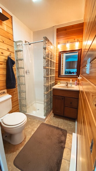 Bath 2 - 235 Hwy 55