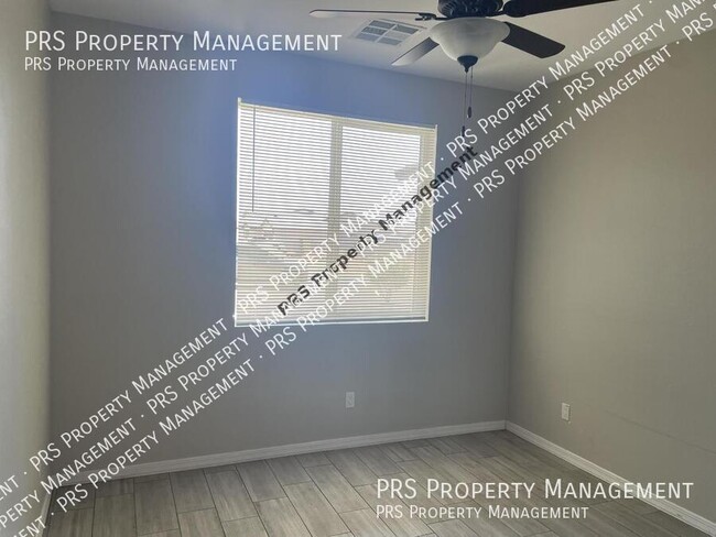 Building Photo - 34909 N Palm Dr