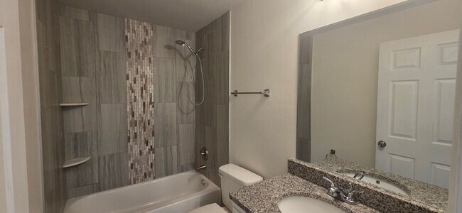 Building Photo - Duplex for rent