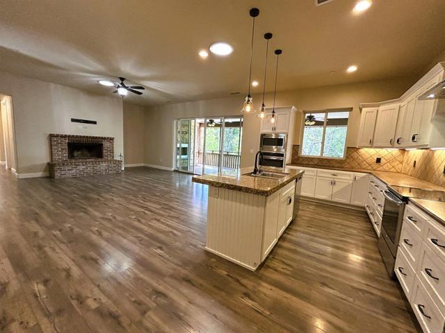 Building Photo - 2400 Kauana Loa Dr