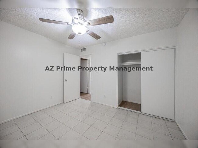 Building Photo - 925 W Peoria Ave