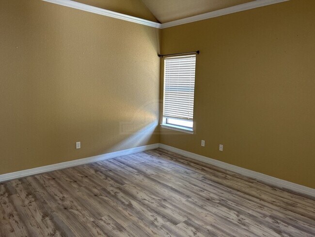 Building Photo - 203 Weeping Willow Ct