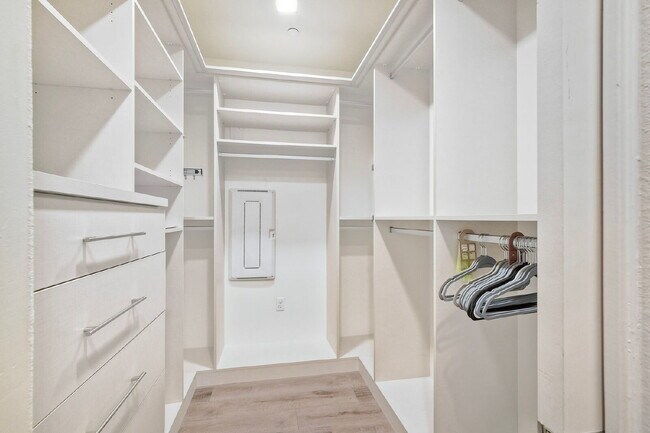 Building Photo - Luxury Hillcrest Home for Rent in San Diego