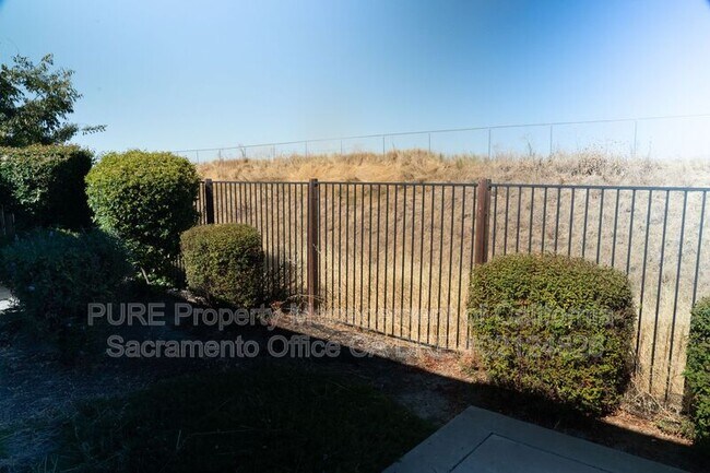Building Photo - 5572 Amnest Way