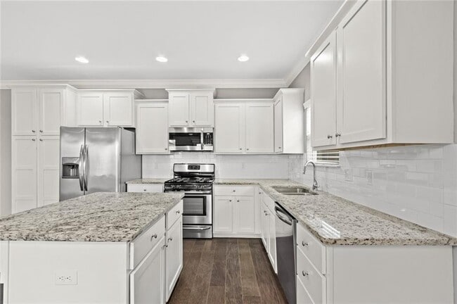 Building Photo - 4400 SW Eggersway Pl