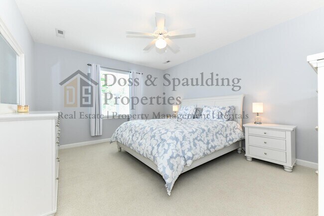Building Photo - 1421 New Garden Rd