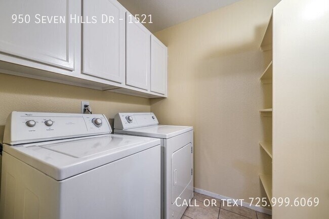 Building Photo - 950 Seven Hills Dr