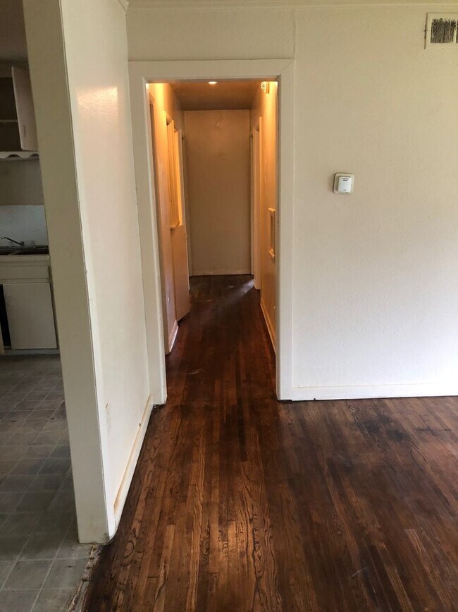 Building Photo - Three bedroom plus den, could be fourth bedroom