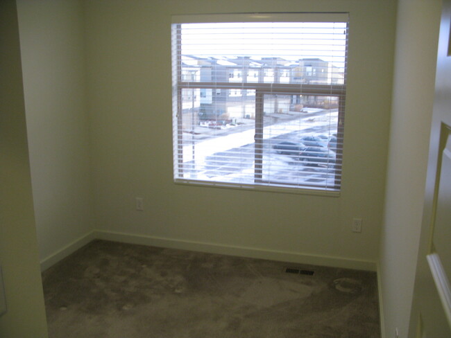 Building Photo - Modern End Unit 3 Bedroom Townhome with So...