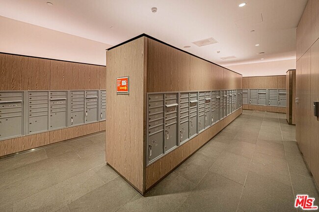 Building Photo - 877 Francisco St