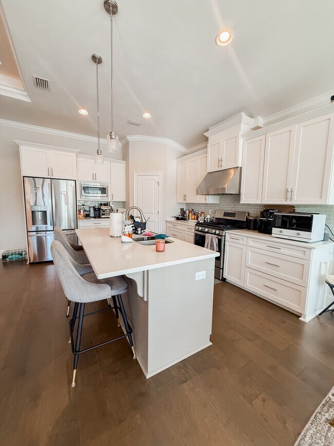 Building Photo - 5742 Vlg Rdg Ln