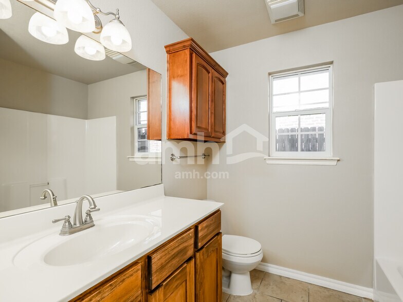 Building Photo - 4560 S 204th E Ave