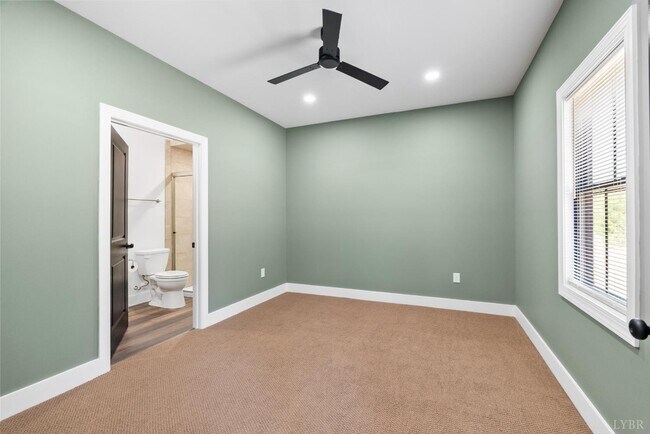 Building Photo - 45 Savage Dr