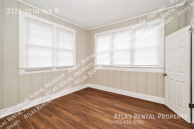 Building Photo - 2321 10th Ave N