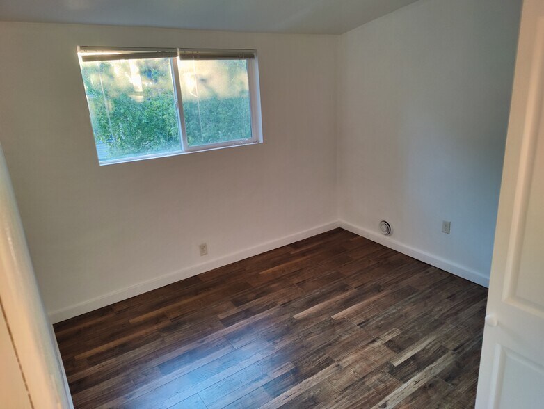 Bedroom - 801 W Glendale Ave