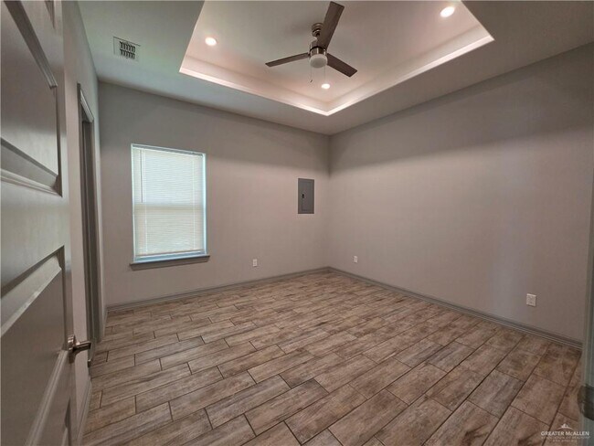 Building Photo - 20 Nightingale Ave