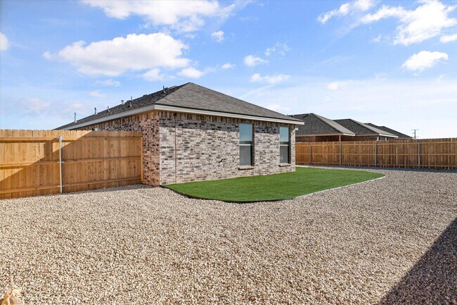 Building Photo - 2156 Langford Ave