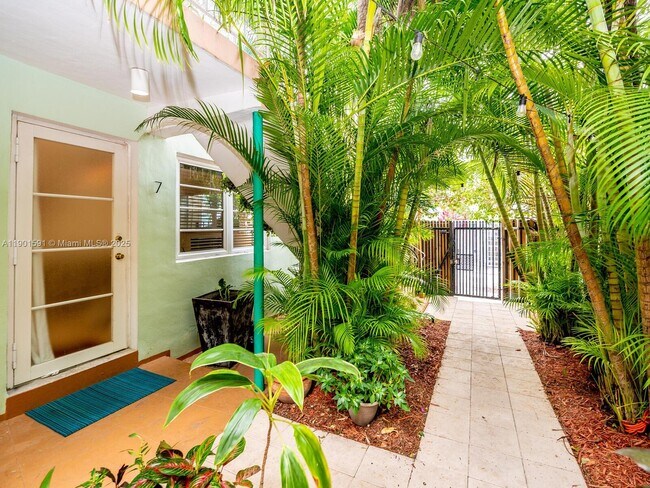 Building Photo - 1127 Meridian Ave