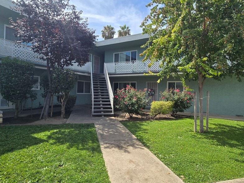 Building Photo - 256 La Pala Dr
