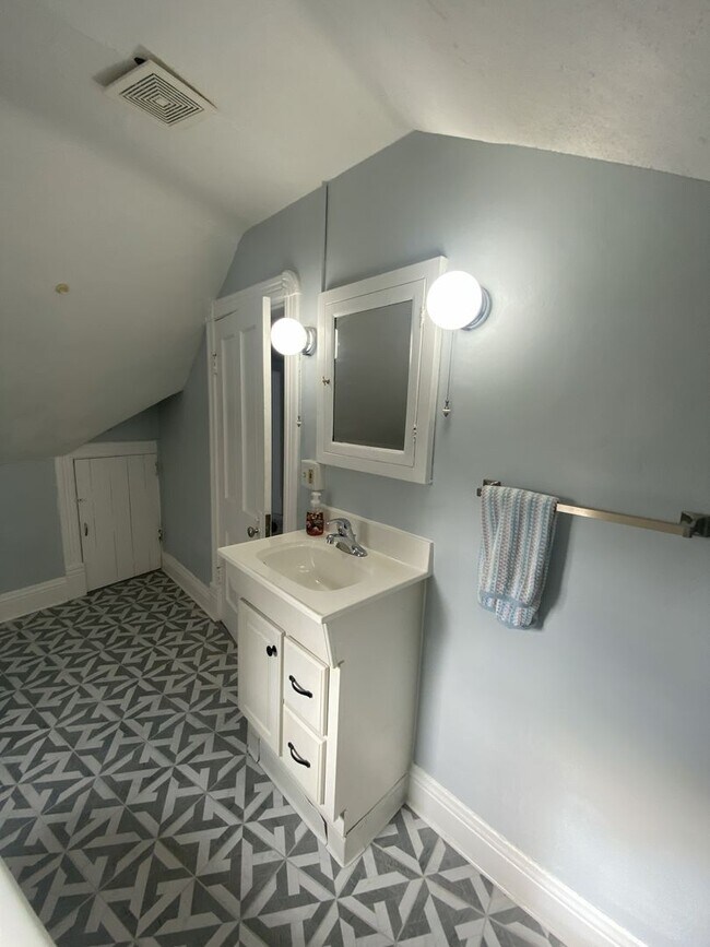 Building Photo - 1826 Minnesota Ave