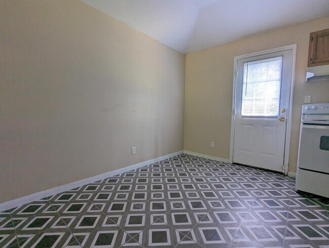 Building Photo - 12115 Royal Green Dr