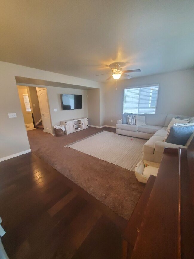 Building Photo - 3 Bedroom Home in the Ridge at Harmony Road Now Available! Great Neighborhood!