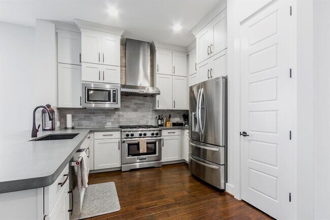 Building Photo - 2807 Del Curto Rd