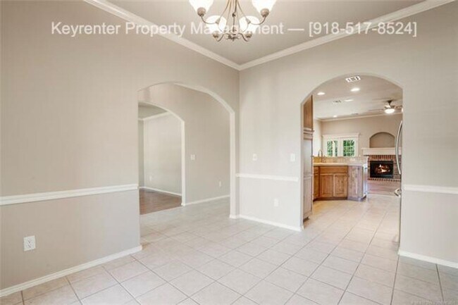 Building Photo - 3 Bed | 2 Bath | Jenks