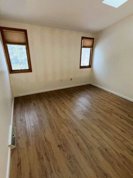 Building Photo - 142 Northwood Dr