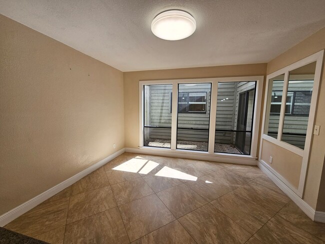 Building Photo - 3 bedroom 2 bath furnished & remodeled hom...