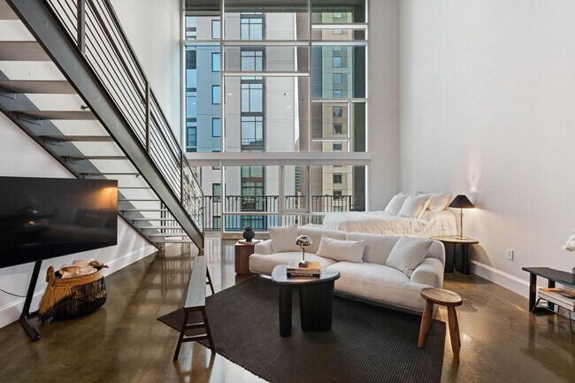 Building Photo - 845 Spring St NW