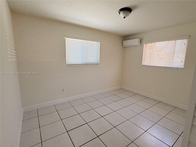 Building Photo - 95-97-97 NE 168th St